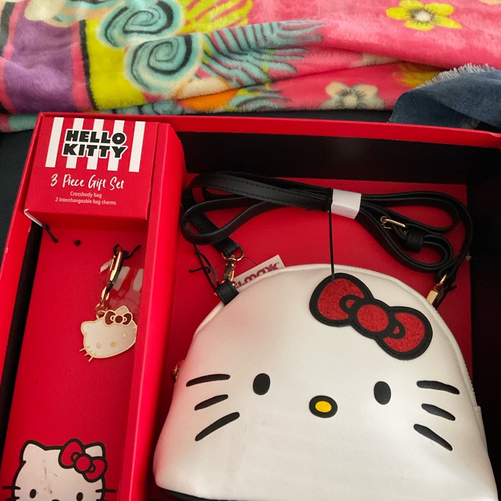 Hello Kitty White and Red Kids Bag Set